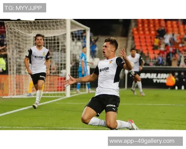 加泰罗尼亚足球俱乐部对决瓦伦西亚足球俱乐部精彩赛事回顾与分析